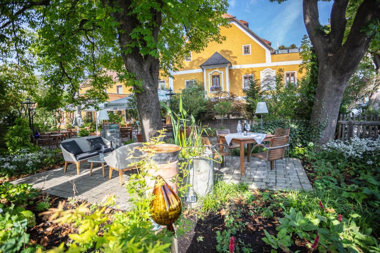 Donauwirt - Hotel Garni Вайсенкирхен ин дер Вахау Екстериор снимка