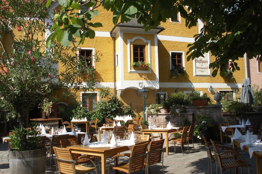 Donauwirt - Hotel Garni Вайсенкирхен ин дер Вахау Екстериор снимка
